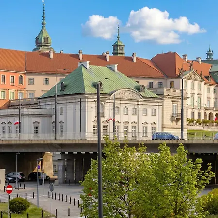Old Town With Royal Castle View By Renters Apartamento *